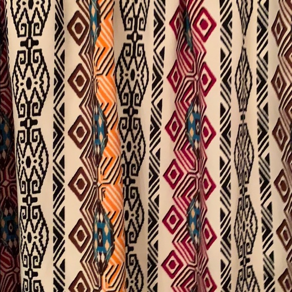 Beautiful print long sleeve dress Medium - Picture 2 of 6